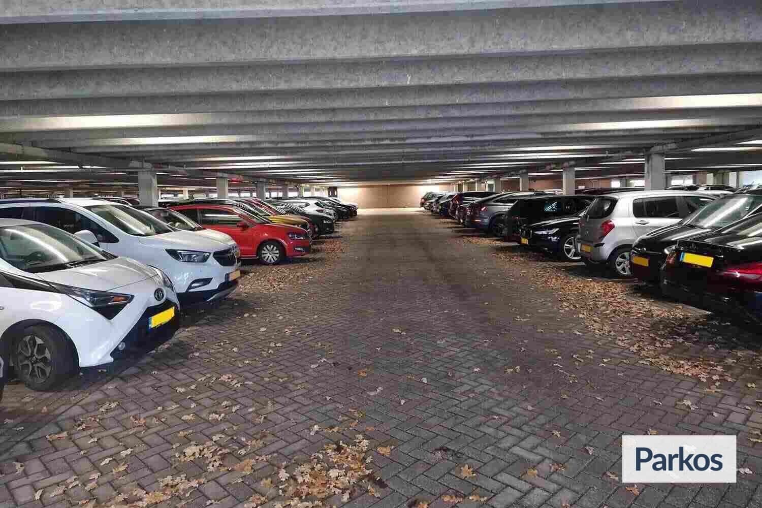 24/7 Parking Schiphol bij Schiphol