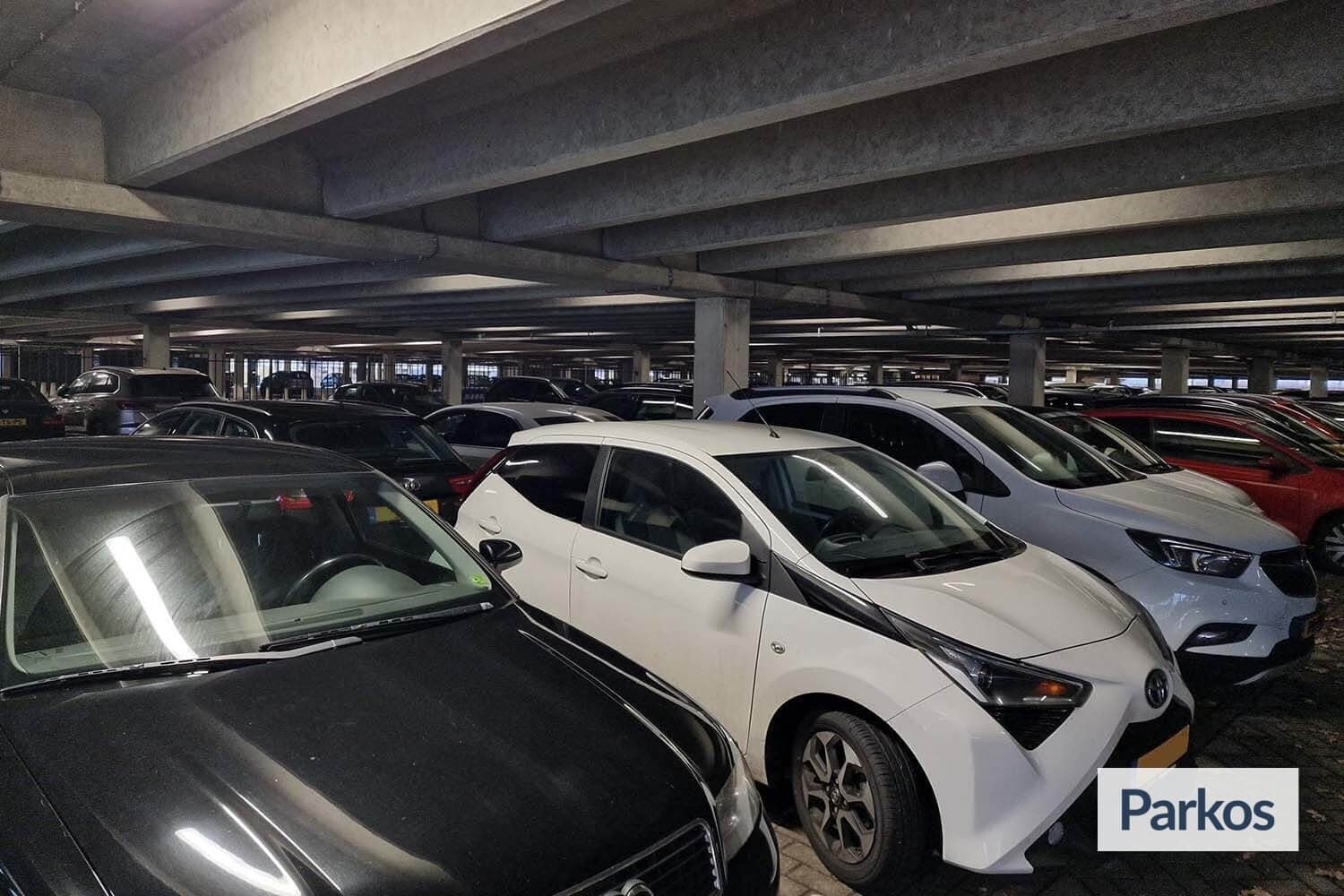 24/7 Parking Schiphol bij Schiphol
